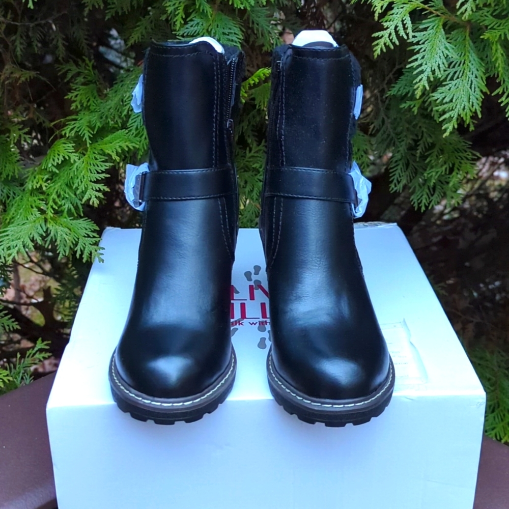 Olivia Miller Zip-on Boots